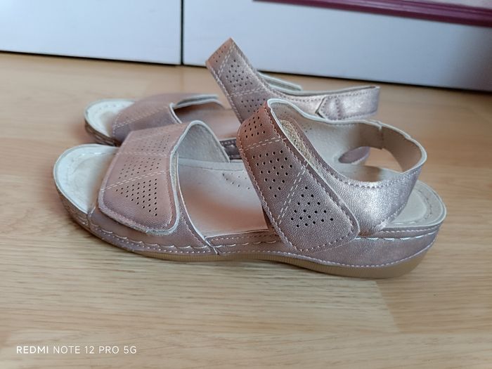 Nu-pieds rose argenté cuir " Damart " piedical p.37 - photo numéro 5