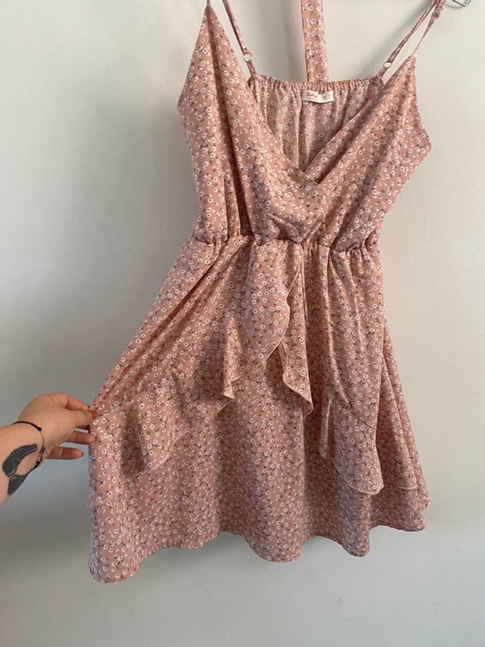 Robe d’été fleurie avec ceinture - photo numéro 2