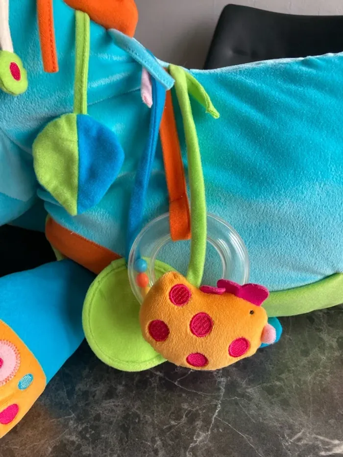 Grosse peluche d’éveil pour bébé avec multi jeux d’éveil dessus - photo numéro 3