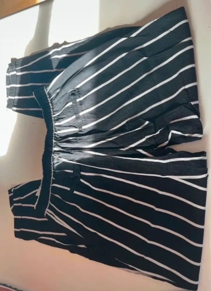Pantalon rayer bershka en S - photo numéro 5
