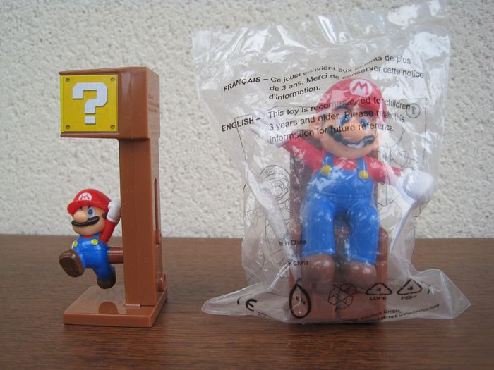 lot de figurines Mc Donald's LPS Super Mario Minion Schtroumpfs - photo numéro 5