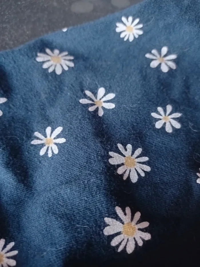 Pantacourts bleu marine motifs fleurs - photo numéro 2