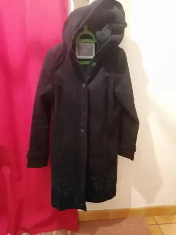 manteau avec broderie
