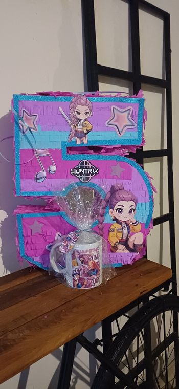Pinatas mug anniversaire kpop 5ans 