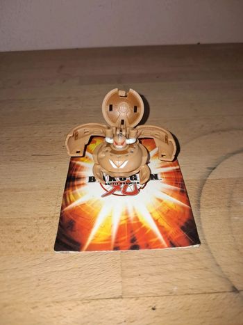 Bakugan Sub Terra Shadow Vulacn 710g