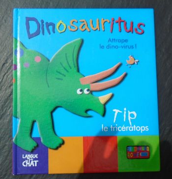 Joli livre "dinosauritus"