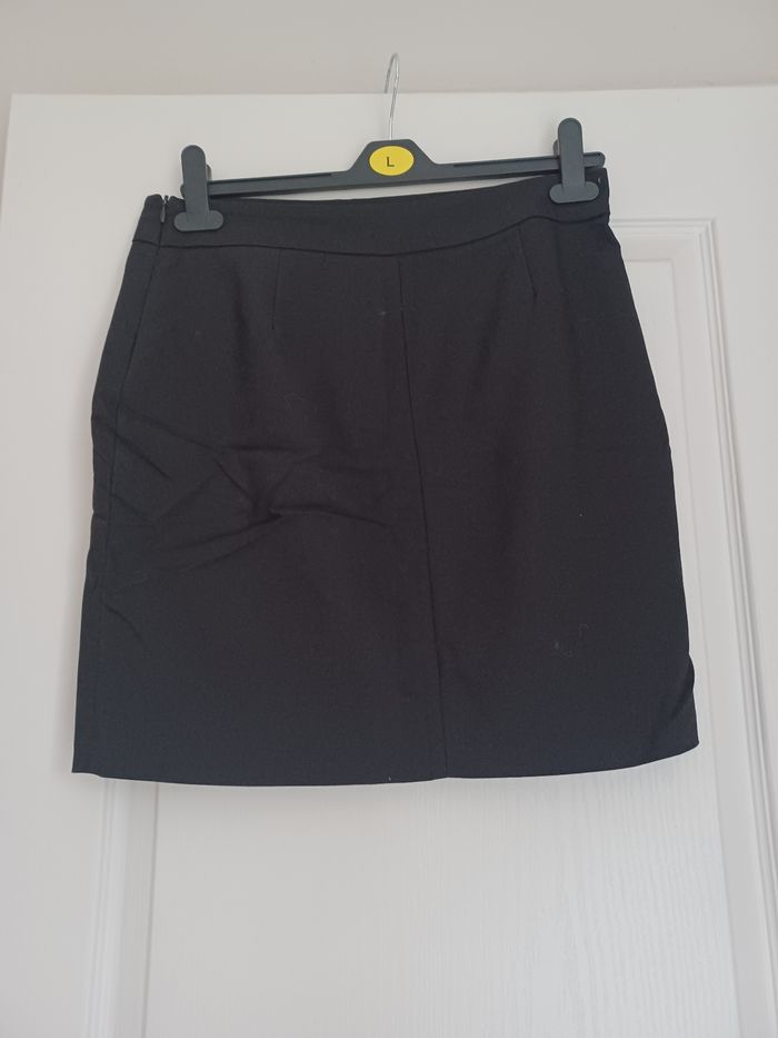 Jupe noire - photo numéro 2