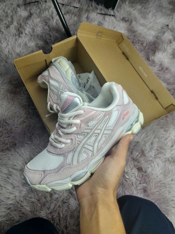 Chaussure Asics gel NYC Pink cream rose neuve taille 39