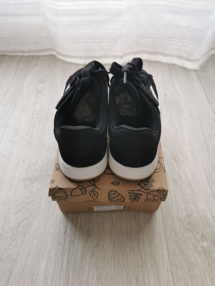 Basket noire et blanche a scratch et lacets - unisexe - taille 36 - photo numéro 3