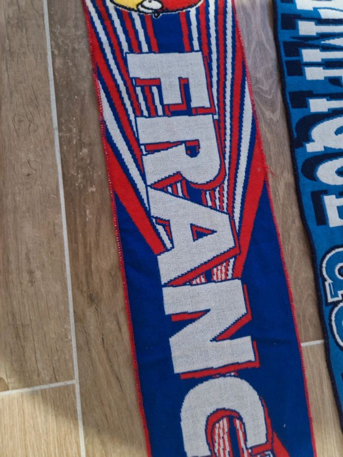Lot d'echarpes de football  98 - photo numéro 7