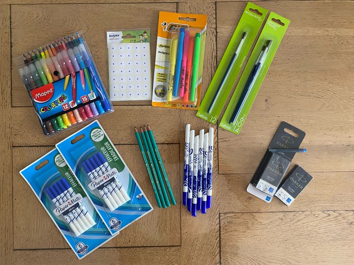 Lot fournitures scolaires neuves