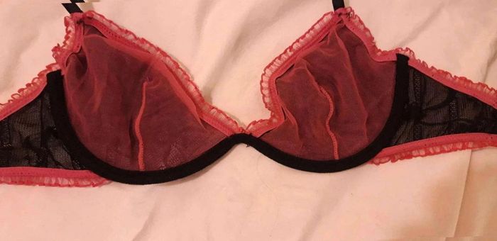 Soutien gorge dentelle  noir  et rose  T90C - photo numéro 5