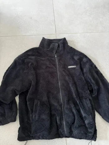 Blouson noir H.W vogue fashion, bon état, motif coeur, pour femme, taille XXL