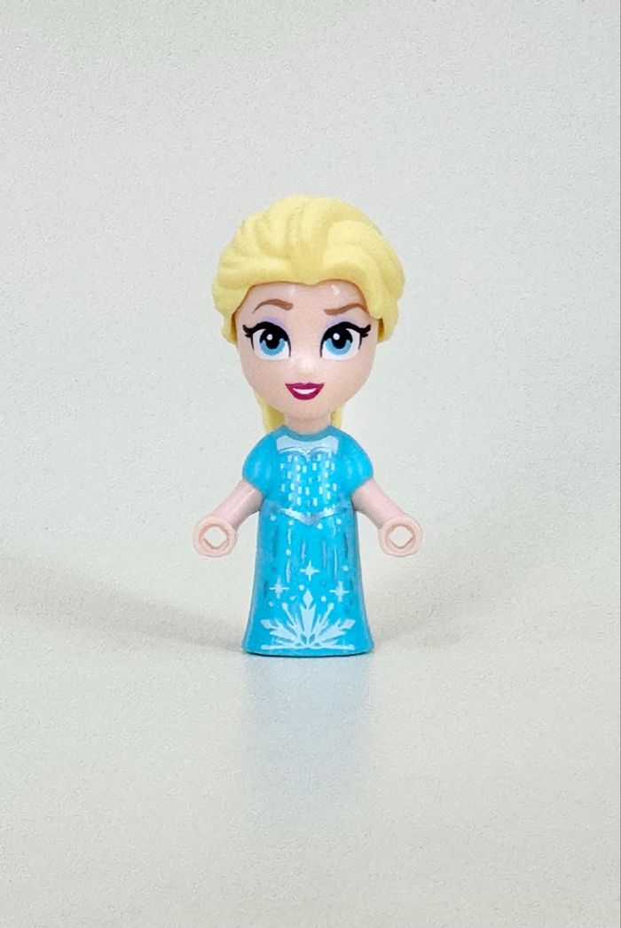 Lego Figurines Disney, La Reine des Neiges : micro-doll Elsa, robe bleue et argentée