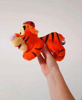 Peluche tigrou avec coccinelle 🐞