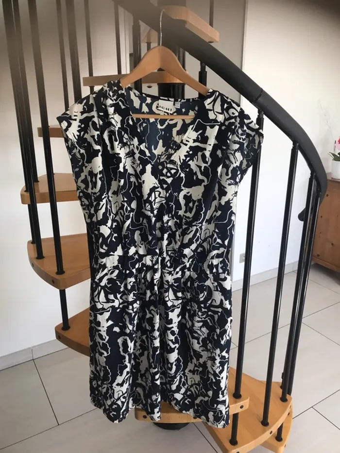 Robe habillée blanc et bleu marine - photo numéro 4