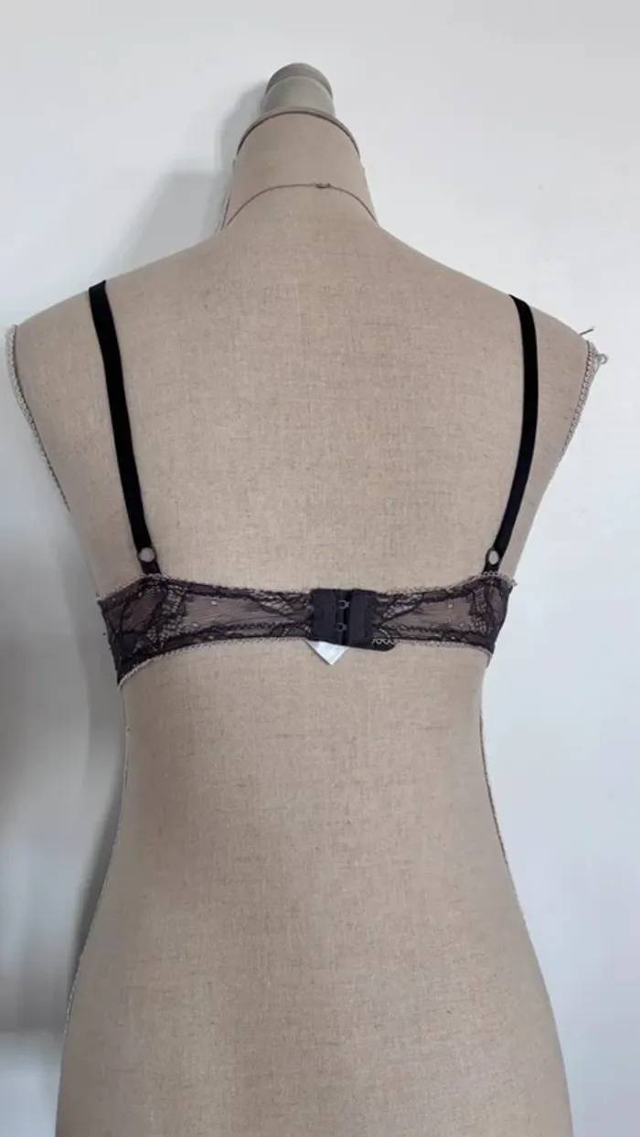 🎀 Soutien gorge rose pale et dentelle grise taille eu 75b FR 90b - photo numéro 4