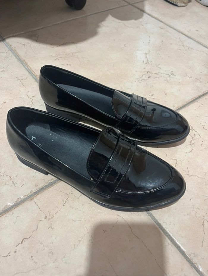 Mocassins noirs vernis
