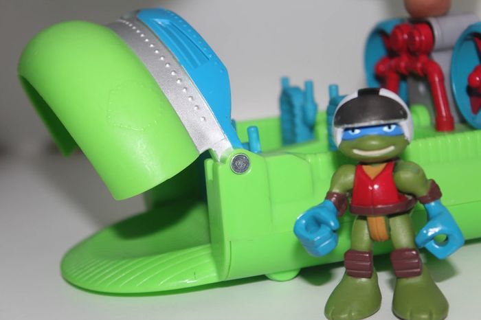 Figurine Léonardo + Véhicule Bateau Hydroglisseur -  TMNT - photo numéro 4