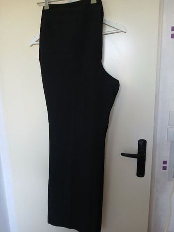 Pantalon noir Taille 48