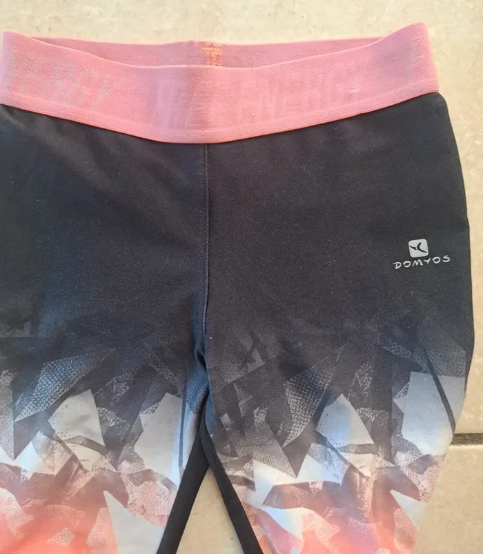 Legging de sport noir/orange 8 ans 👧 Domyos en TBE - photo numéro 2