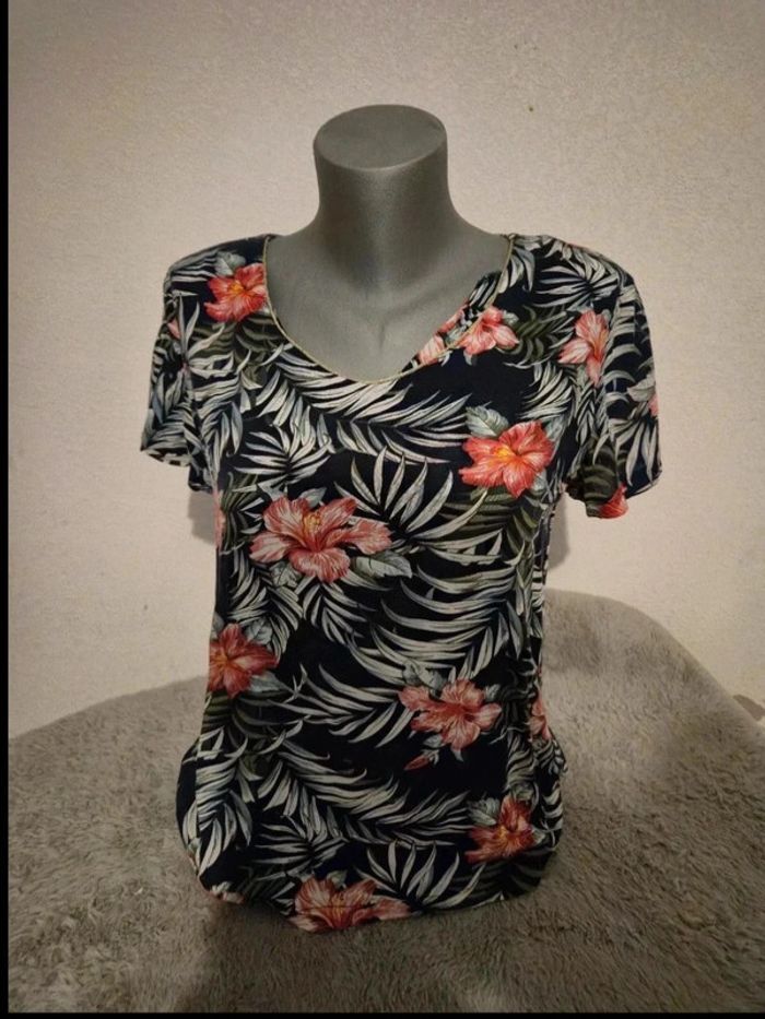 Blouse à manches courtes à fleurs en excellent état, taille S