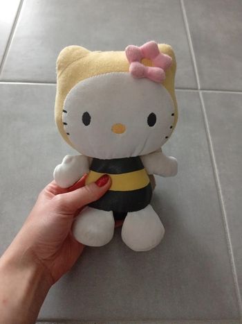 Peluche Hello Kitty abeille