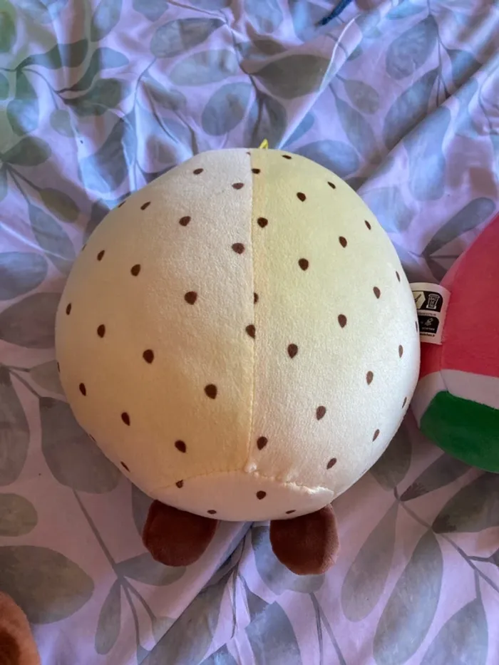 Lot peluches animal déguisé en ananas et pastèque - photo numéro 4