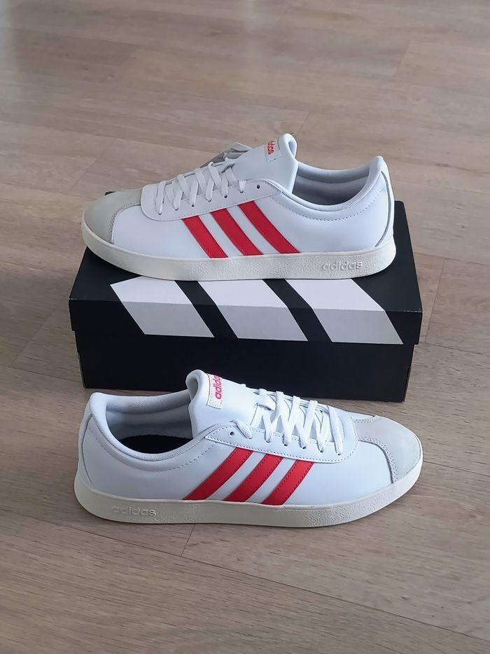 Baskets chaussures adidas taille 44.5 neuves - photo numéro 1