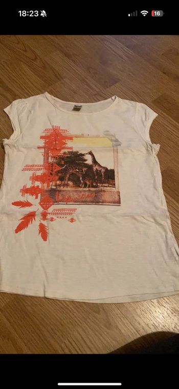 T-shirt blanc avec imprimé girafe tao 14 ans