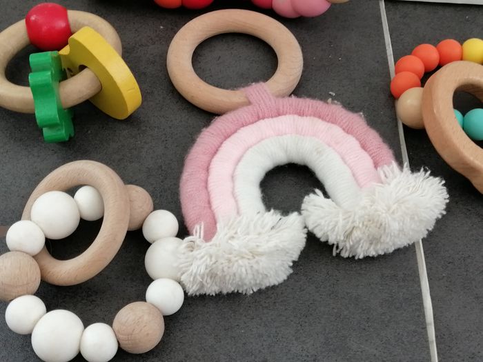 lot de différents anneaux  en bois  dentition eveil .... - photo numéro 2