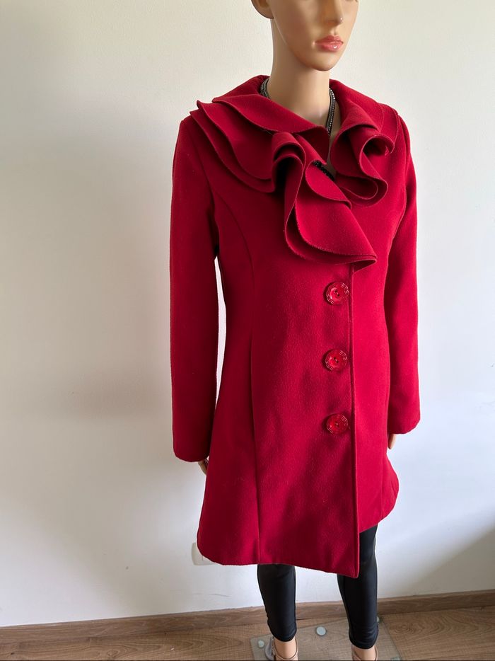 Manteau rouge mi long LolaLiza taille 36 bon état - photo numéro 2
