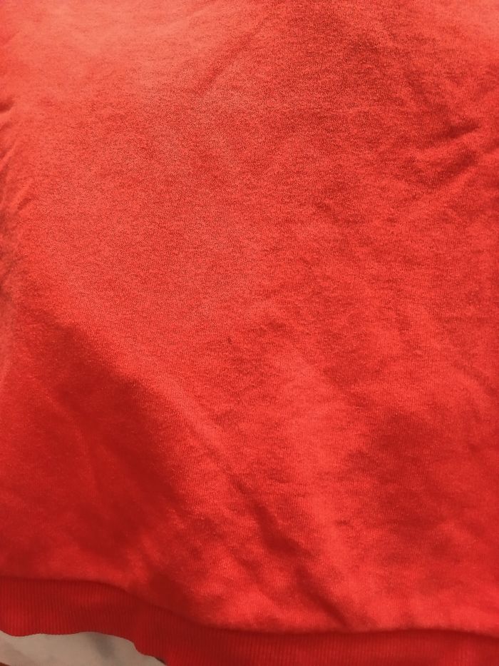 Sweat Kiabi corail et noir - photo numéro 4