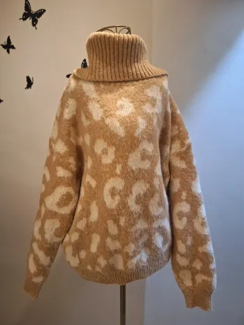 Pull col roulé & motifs léopard