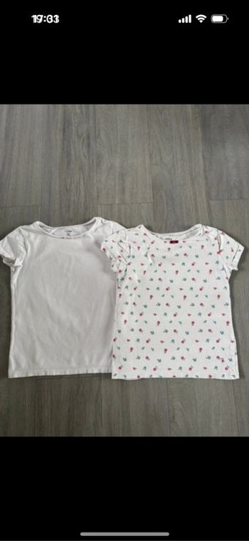 Lot de 2 tee shirt okaidi taille 6 ans