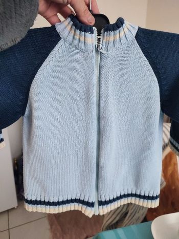 #kytie24mousgarcon. Gilet manches longues zippé taille 24 mois