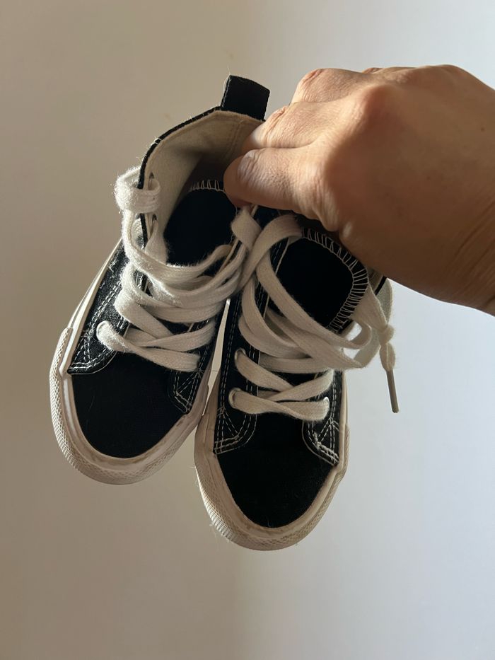 Chaussures enfant taille 25 - photo numéro 4