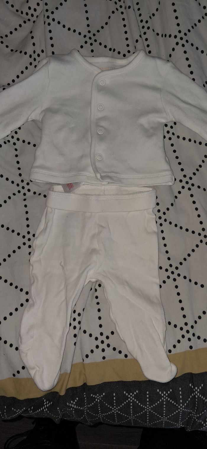 Lot de vêtements bébé 0/1 mois - photo numéro 4