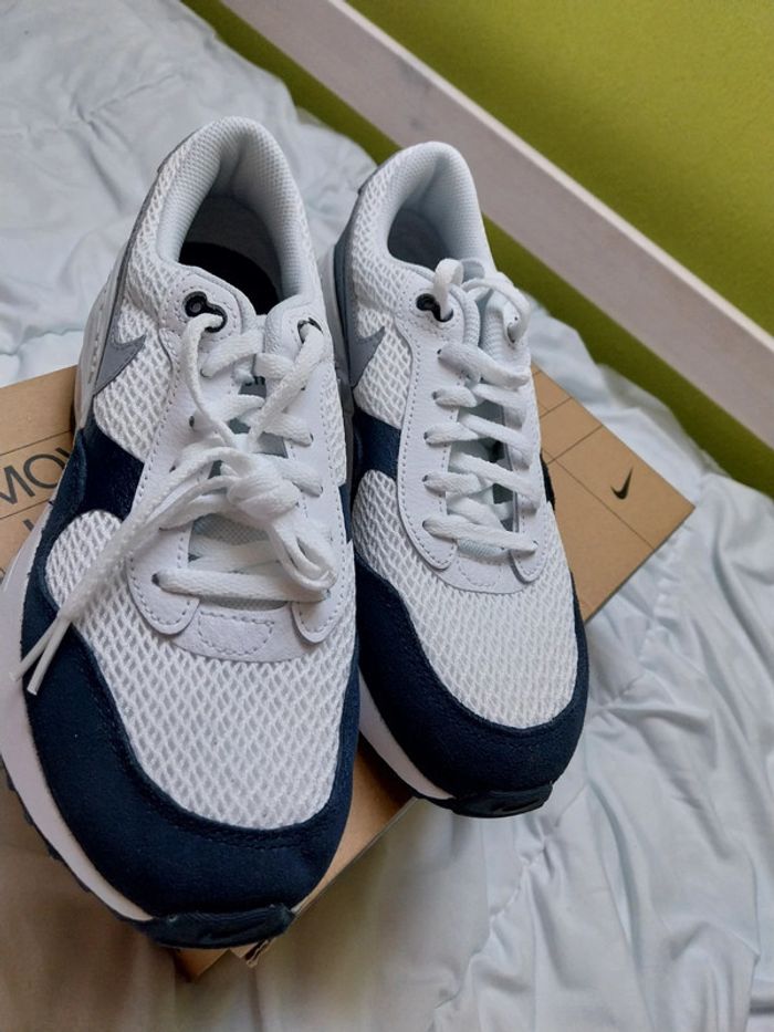 Baskets Nike air max neuves - photo numéro 2