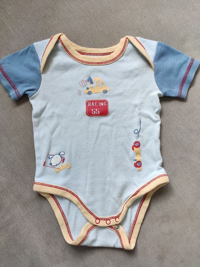 Body manches courtes bleu baby star 9 mois