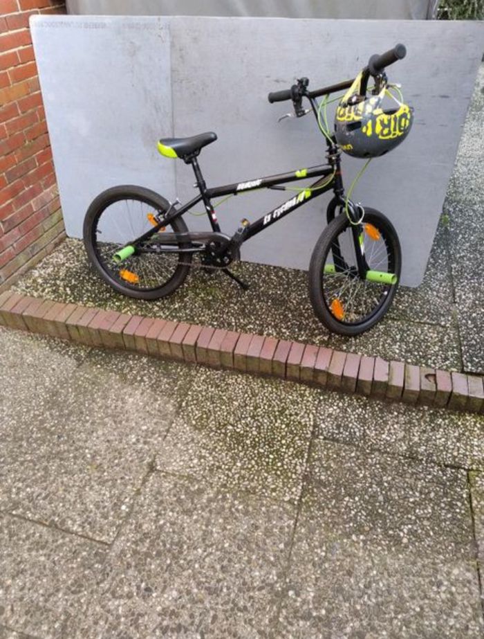 Vélo BMX... très bien conservé - photo numéro 5