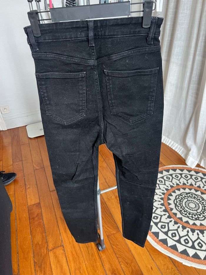 Jean noir Zara taille 36 - photo numéro 3
