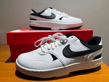 Nike Air Force Gamma Noire et Blanche