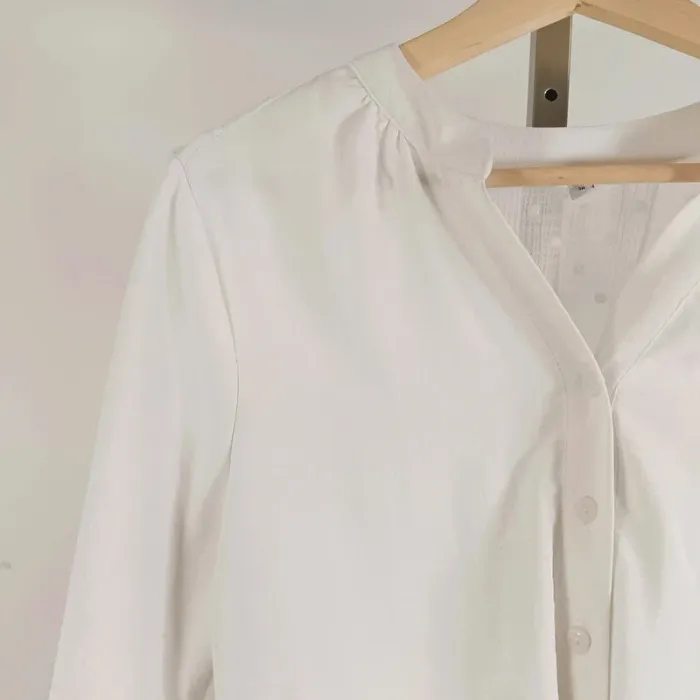 Blouse blanche à nouer - Détail plumetis au dos - Taille 38 A542 - photo numéro 4