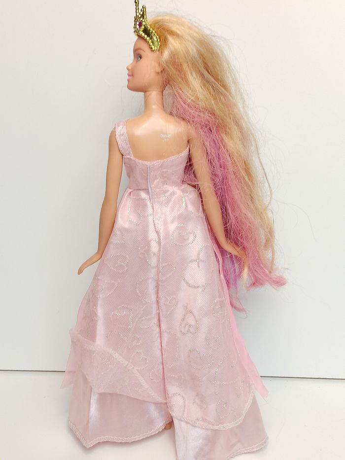 Poupée mattel barbie tenue reine du bal de promo
Poupée et ensemble compris - photo numéro 5