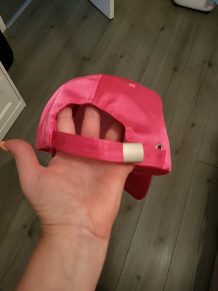 Casquette rose brillante neuve - photo numéro 5