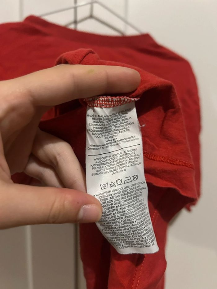 645 – t-shirt Nike rouge - photo numéro 8
