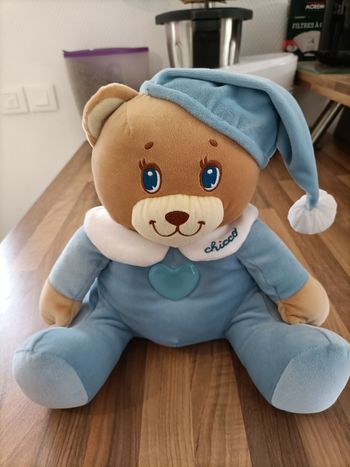 Jolie peluche ours chicco