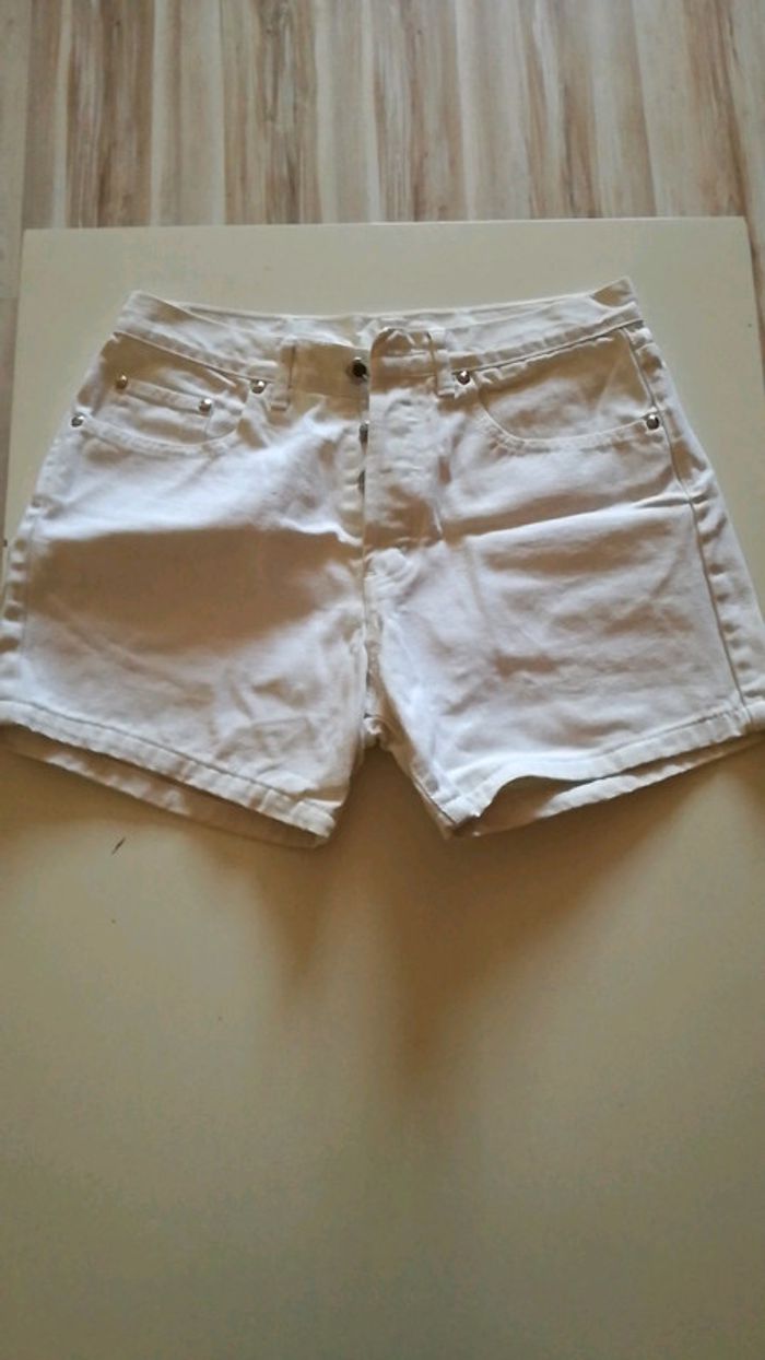 Short blanc - photo numéro 3