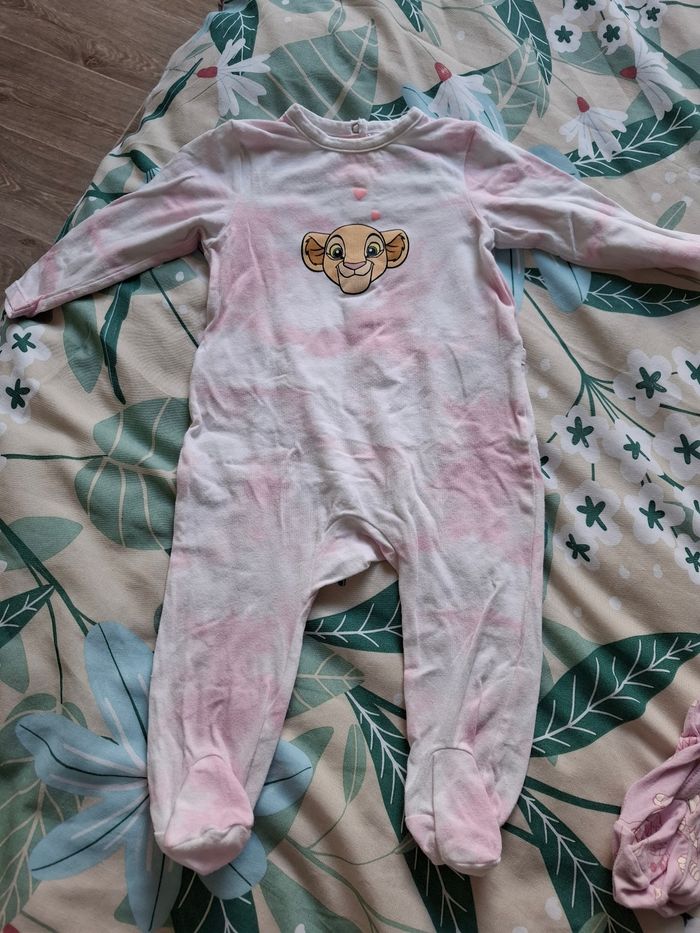 Lot de pyjamas - photo numéro 2